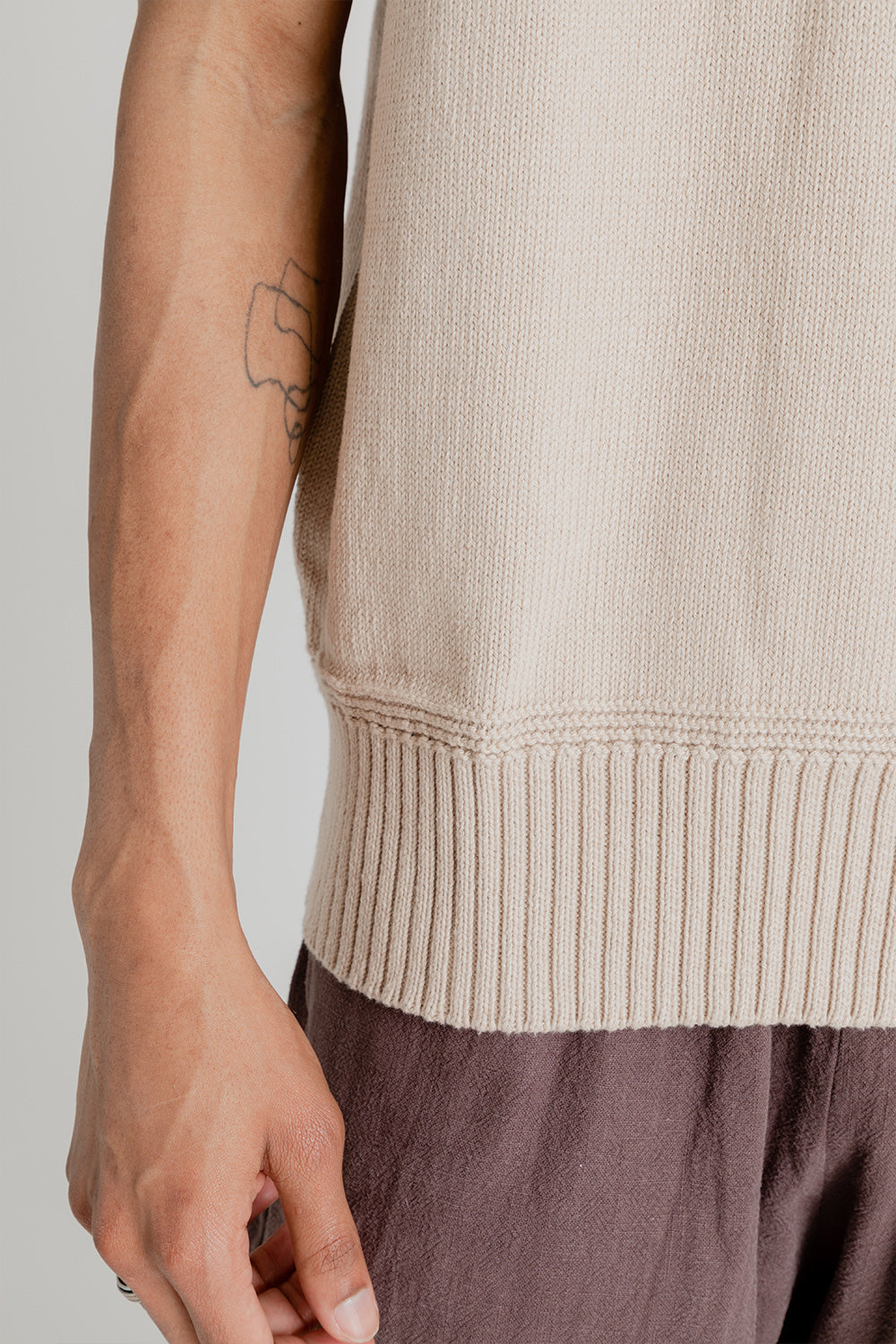 S.K. Manor Hill Sweater Vest in Cream