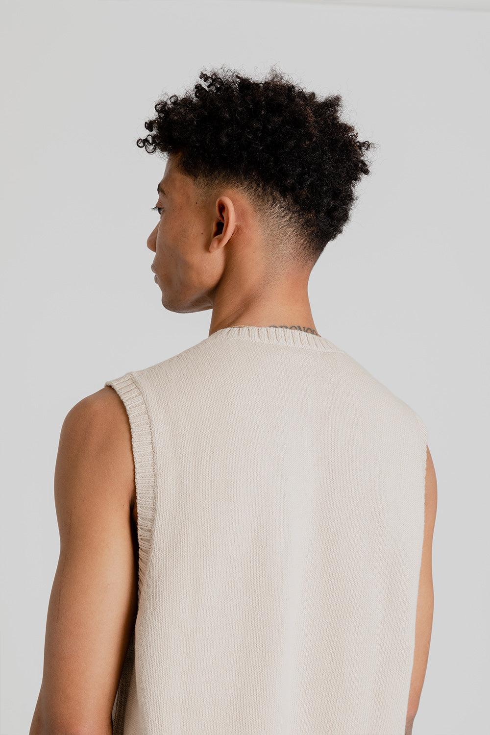 S.K. Manor Hill Sweater Vest in Cream