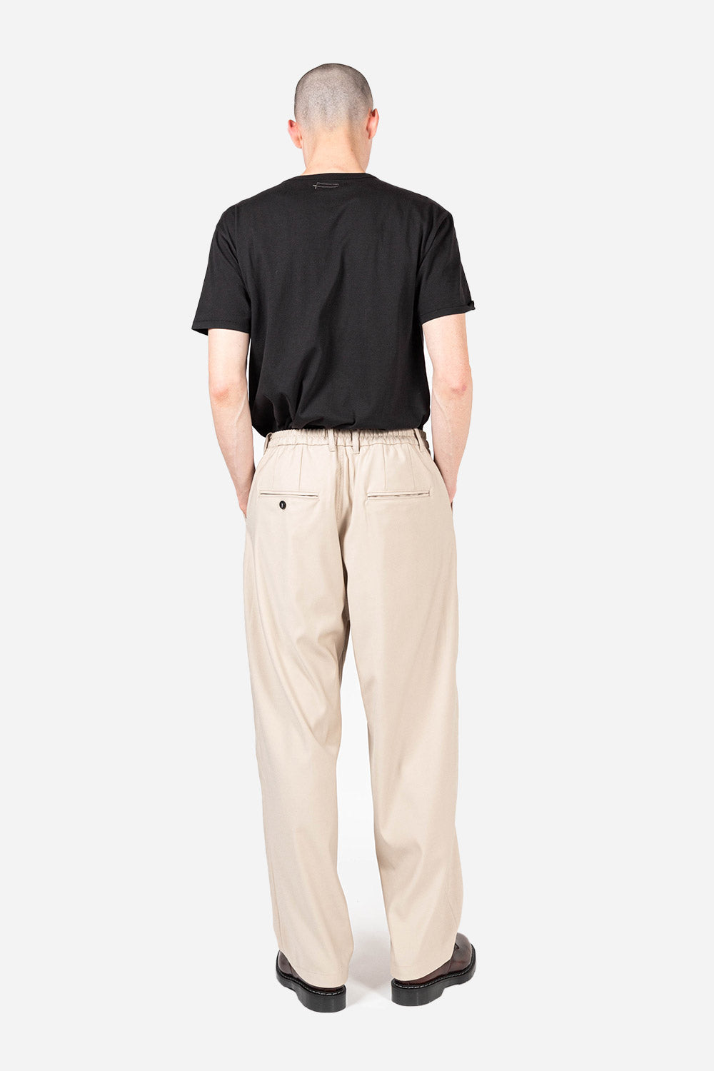 uniform-bridge-one-tuck-easy-slacks-beige