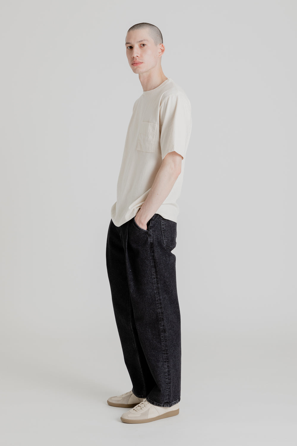 Uniform Bridge Wide One Tuck Denim Pants in Black Washed | Wallace Mer