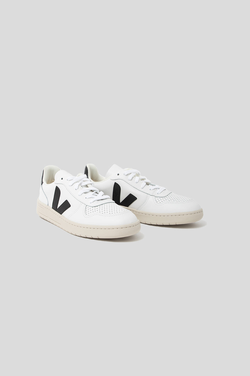 Veja V-10 Leather Shoe in Extra White / Black